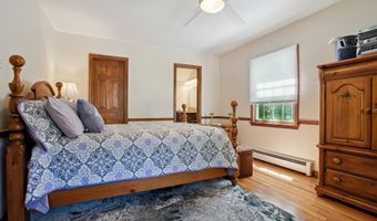 10 Colonial Dr, Clinton, CT 06413