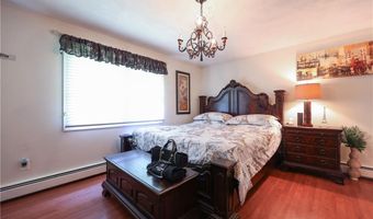 52 Urquhart St, Cranston, RI 02920