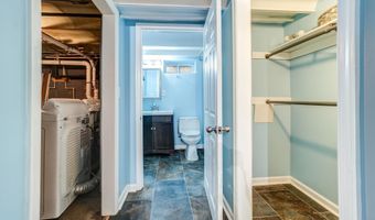 849 S GLEBE Rd, Arlington, VA 22204