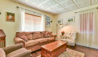 118 W South St, Bloomfield, IN 47424