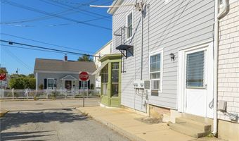 604 Thames & 4 Dixon St, Newport, RI 02840