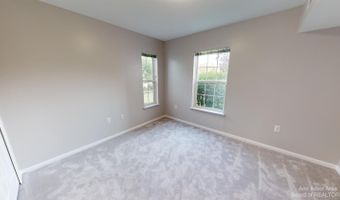 2666 S Knightsbridge Cir, Ann Arbor, MI 48105