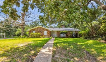 729 Canterbury Dr, Biloxi, MS 39532