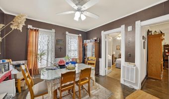 208 S Main St, Algonquin, IL 60102