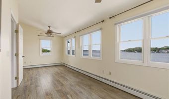 507 County Rd, Barrington, RI 02806