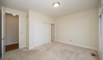 719 Clayton Corners Dr, Ballwin, MO 63011