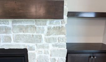 336 W Boxthorn Dr, Andover, KS 67002