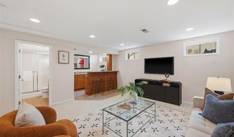 614 Whispering Willows Ct, Ballwin, MO 63021