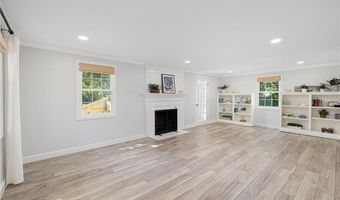 5 Lee Rd, Barrington, RI 02806