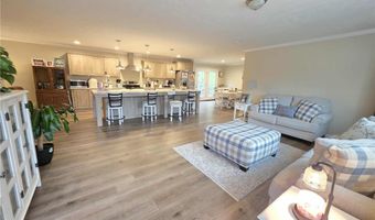 64 Horseshoe Rd, Autryville, NC 28318