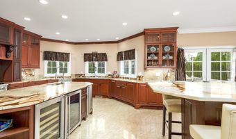6 Congress Dr, Cromwell, CT 06416