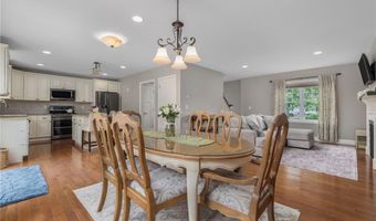 290 Station St, Coventry, RI 02816