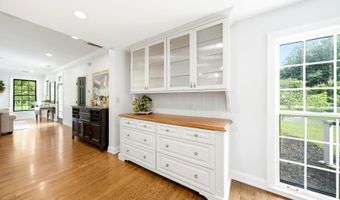 12601 N Osage Rd, Anchorage, KY 40223