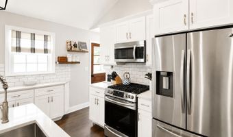 469 East Rd, Belford, NJ 07718