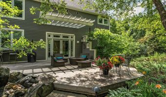 2529 Thornapple Dr, Ann Arbor, MI 48103