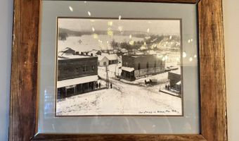 14 Court Sq, Alton, MO 65606