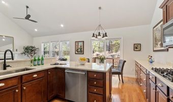 35 Greenside Ln 35, Acton, MA 01720