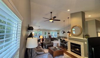 7327 Oak Knoll Dr, Indianapolis, IN 46217