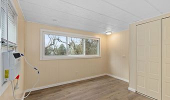 17 Jake Ln, Acushnet, MA 02743