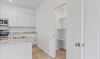 8056 Chesapeake Trl, Bauxite, AR 72011