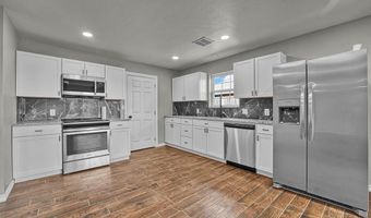 2404 N Robin St, Altus, OK 73521