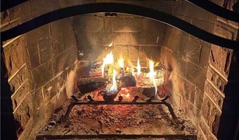 135 Ridgeland Dr, Amherst, OH 44001