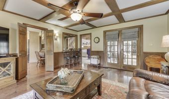 1521 Secretariat Ln, Indianapolis, IN 46217