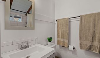 1612 W Glenville Rd, Amsterdam, NY 12010