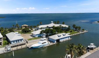 140 BAY HARBOR Dr, Aransas Pass, TX 78336