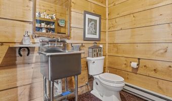 392 High St, Candia, NH 03034