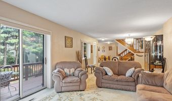 102 Captain Eames Cir 102, Ashland, MA 01721