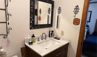 806 SE Avenue 8 Ave, Atkins, AR 72823