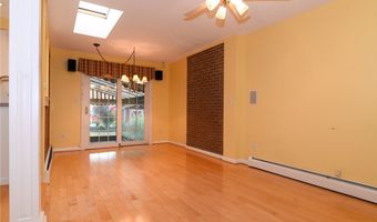 116 Segsbury Rd, Amherst, NY 14221