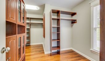 20484 Lake Rd, Abingdon, VA 24211