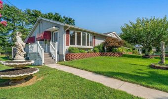 4 E Curran Dr, Absecon, NJ 08201