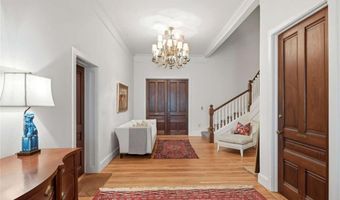 6 Howe Ave 8, Newport, RI 02840