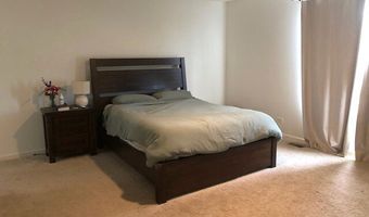 900 Heartland Park Ln, Antioch, IL 60002