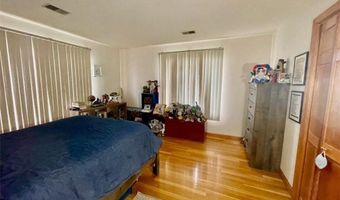 139 Honeyman Ave, Middletown, RI 02842