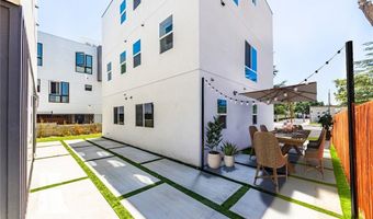 6700 Balboa, Los Angeles, CA 91406