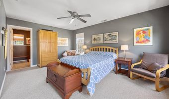75 Orleton Ct, Cheshire, CT 06410