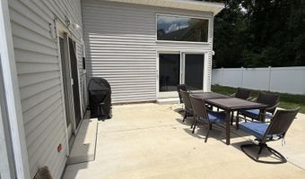 7 Woodstream Dr, Atco, NJ 08004