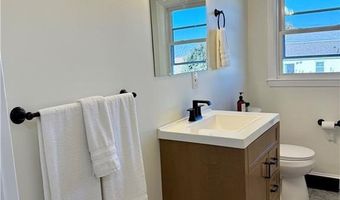 99 Salem Ave, Cranston, RI 02920