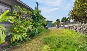 1037 Kina St, Kailua, HI 96734