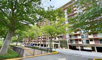 1300 ARMY NAVY Dr 823, Arlington, VA 22202