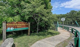 2 School St 334, Lincoln, RI 02802