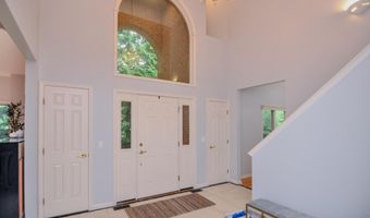 588 Green Rd, Ann Arbor, MI 48105