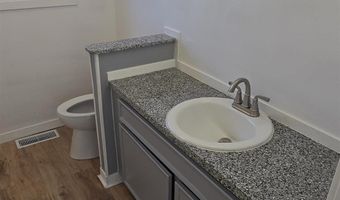 141 E 17th Ave, Albia, IA 52531