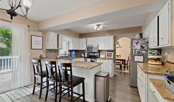 121 Chaparral Dr, Apple Valley, MN 55124