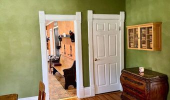 305 N Washington St, Abingdon, IL 61410
