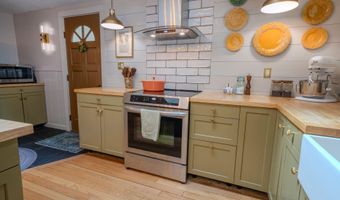 183 Pitcher Rd, Belfast, ME 04915